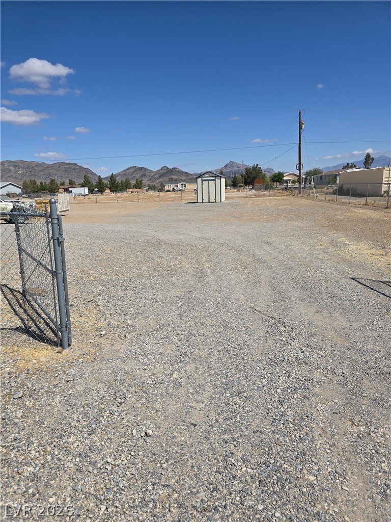 4550 Horn Road Pahrump, NV 89048 - Photo 3 of 12 right side