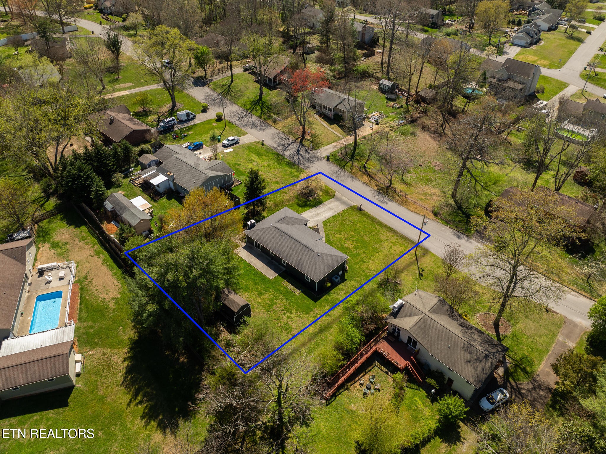 520 Harrow Road Knoxville, TN 37934 - Photo 42 of 42 an aerial view of houses with yard