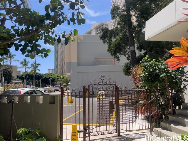 425 Ena Road, Unit 1207B Honolulu, HI 96815 - Photo 7 of 11 a picture of houses with outdoor space