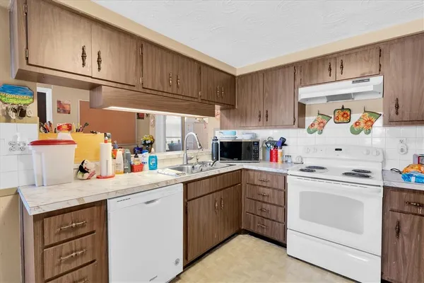 $239,900 | 3352 Seffner Drive, Holiday, FL 34691