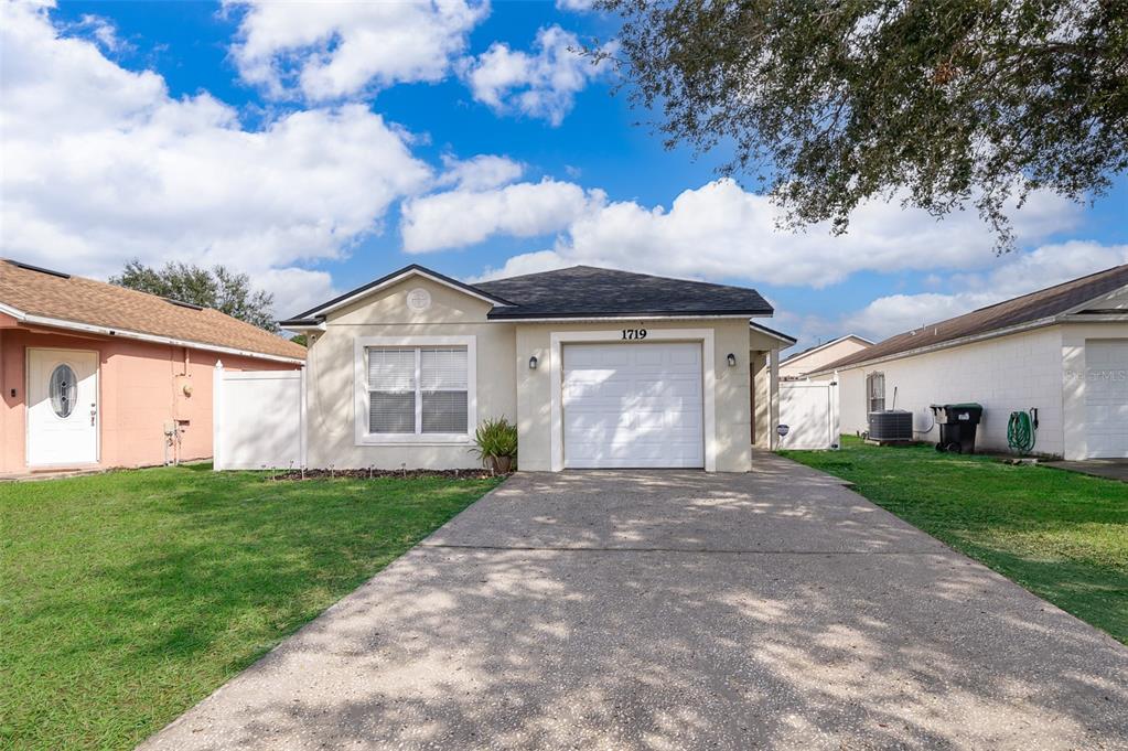 1719 Pointe Ridge Court Orlando, FL 32808 - Photo 2 of 21 Gallery Image 2