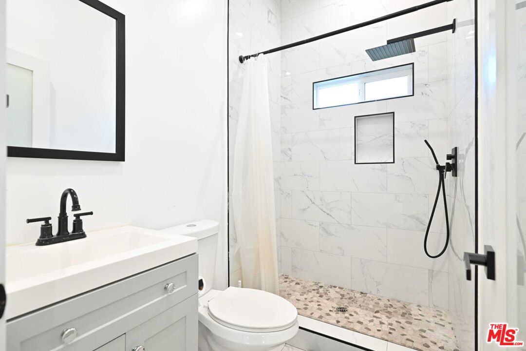 6961 Balcom Avenue Reseda, CA 91335 - Photo 15 of 23