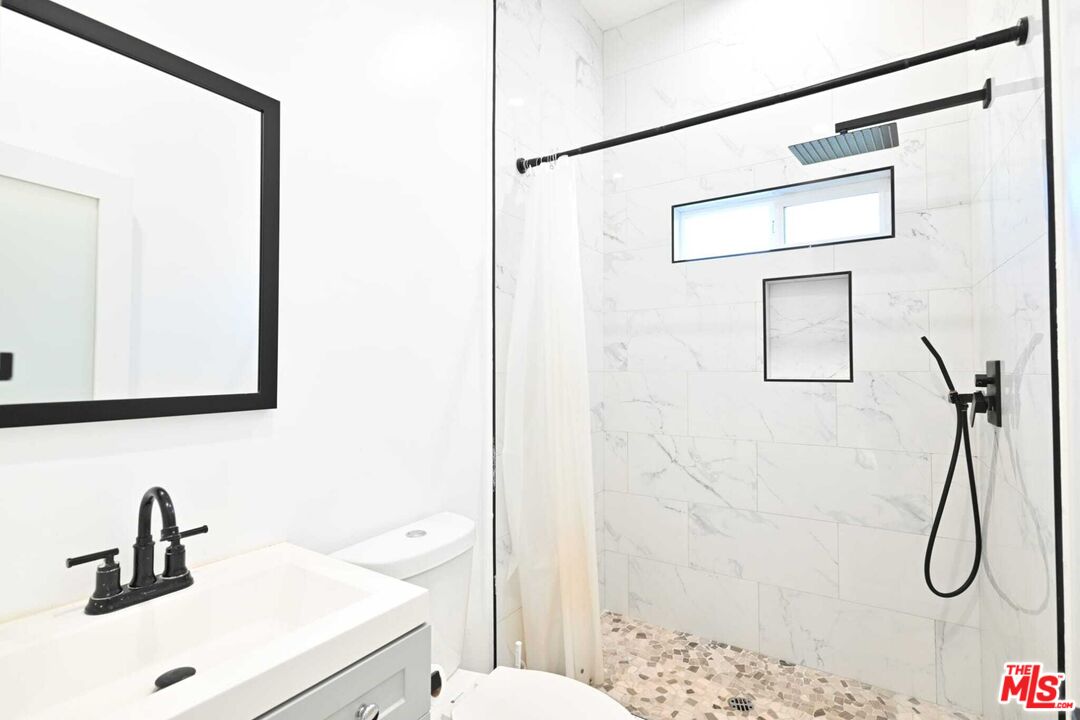 6961 Balcom Avenue Reseda, CA 91335 - Photo 18 of 23