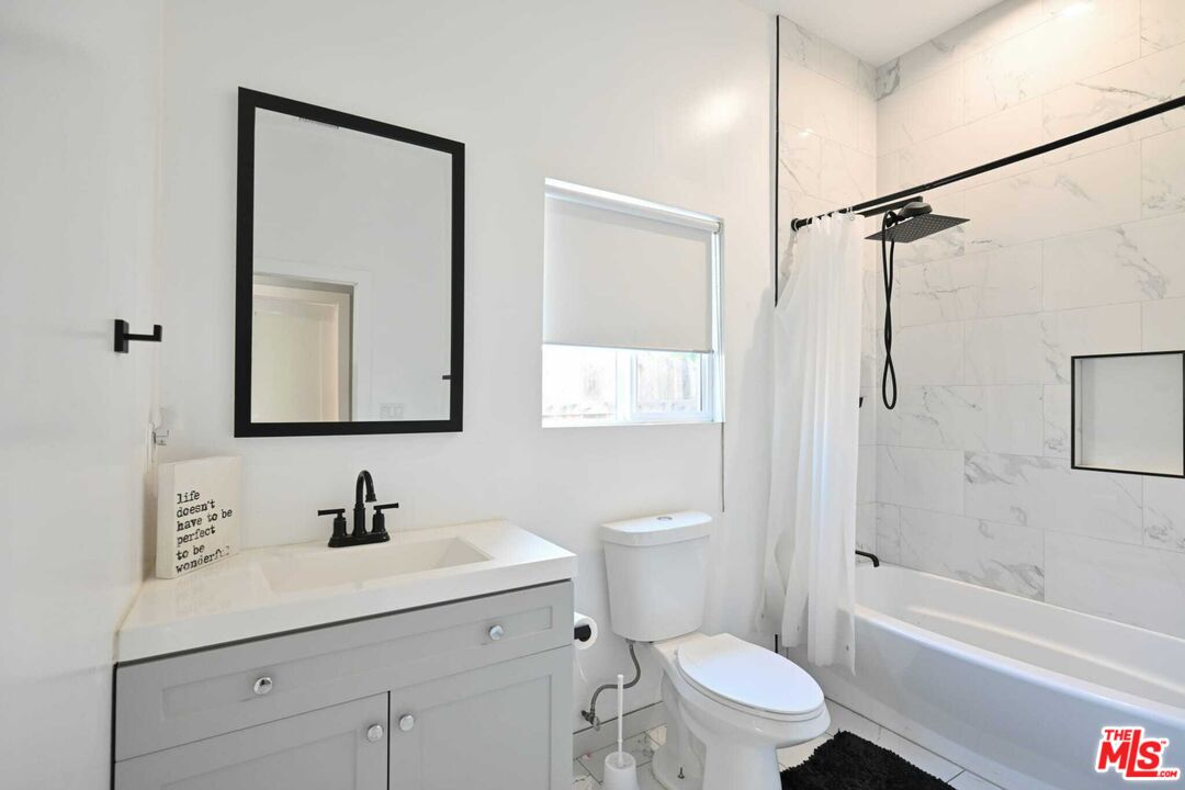 6961 Balcom Avenue Reseda, CA 91335 - Photo 10 of 23