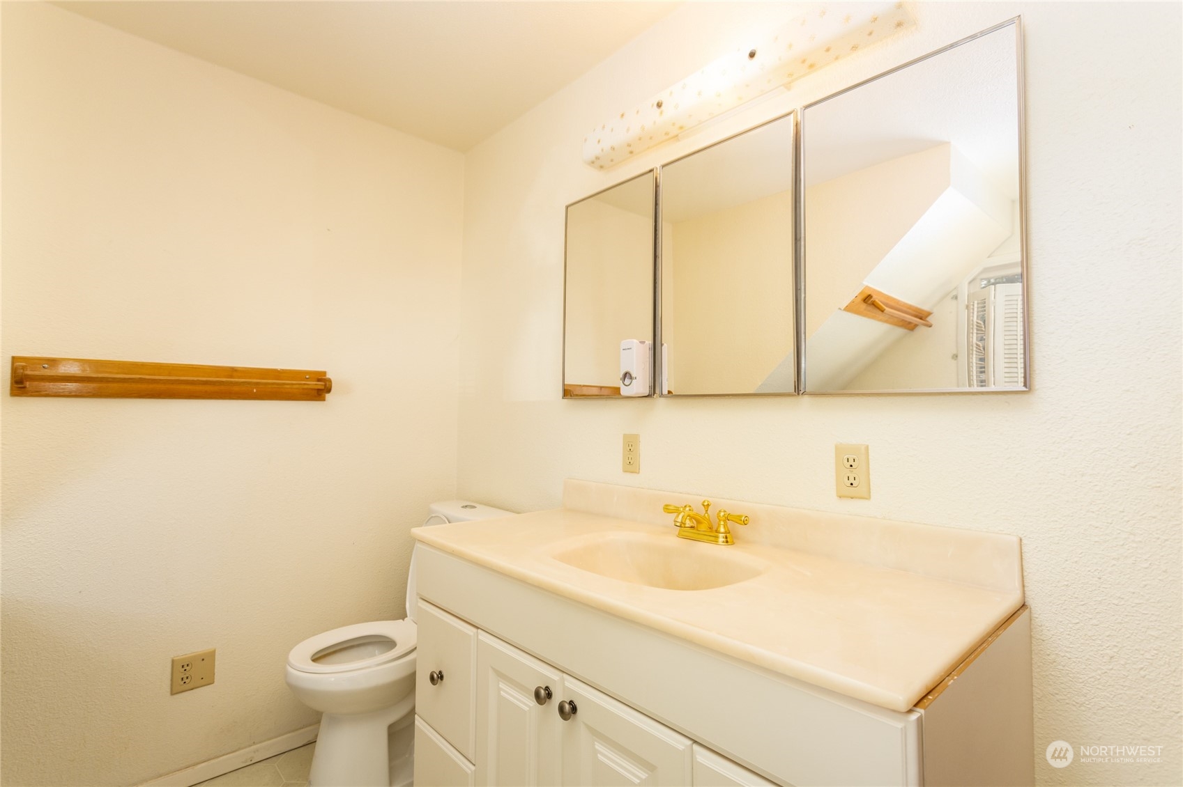 1187 West Axton Road Ferndale, WA 98248 - Photo 17 of 40 a bathroom with a sink and a mirror