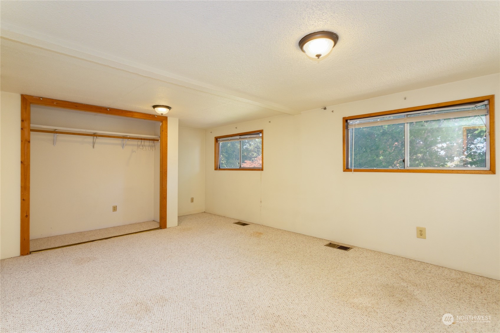 1187 West Axton Road Ferndale, WA 98248 - Photo 26 of 40 an empty room with windows