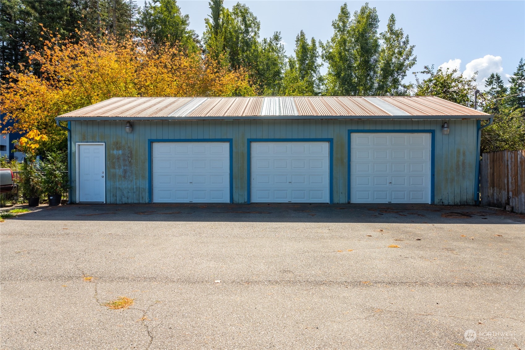 1187 West Axton Road Ferndale, WA 98248 - Photo 29 of 40 a backyard of a house