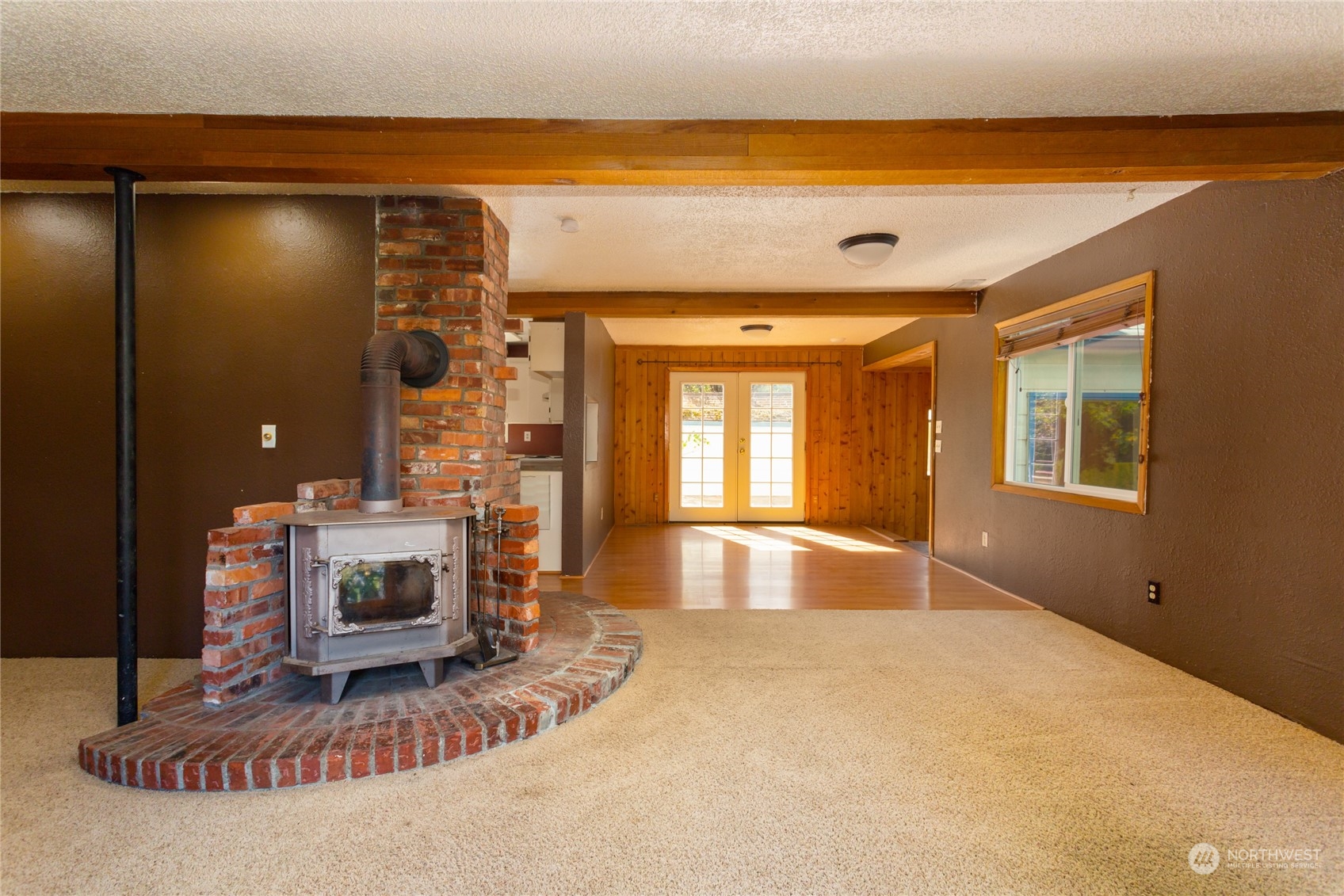 1187 West Axton Road Ferndale, WA 98248 - Photo 4 of 40 a view of livingroom with furniture and fireplace