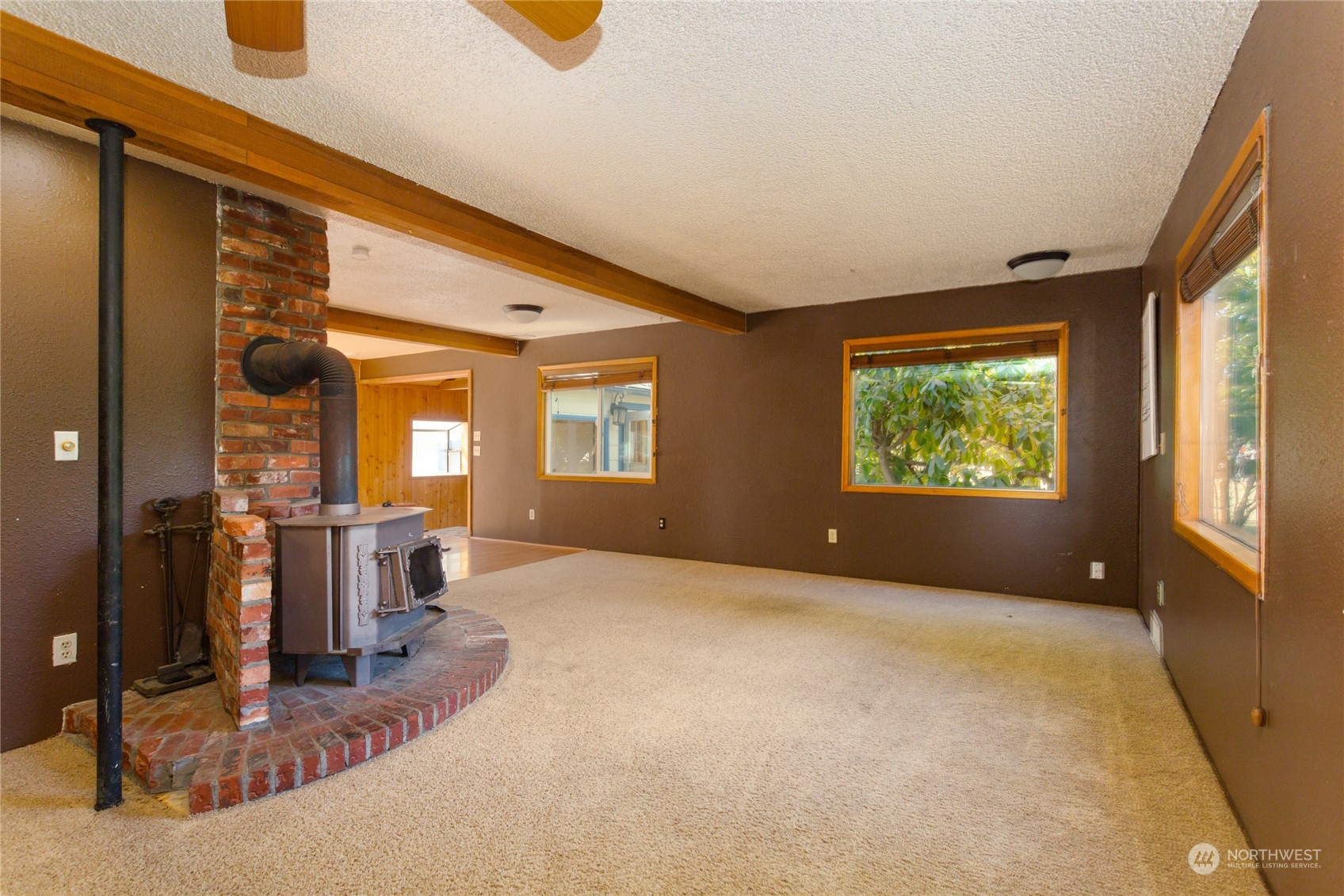 1187 West Axton Road Ferndale, WA 98248 - Photo 5 of 40 a view of livingroom with furniture and window