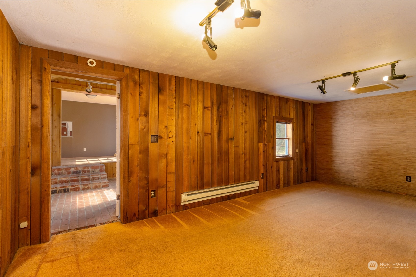 1187 West Axton Road Ferndale, WA 98248 - Photo 10 of 40 a view of an empty room with glass door