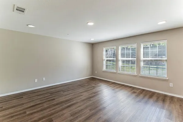 $449,000 | 115 Matamoros Street, Grand Prairie, TX 75051