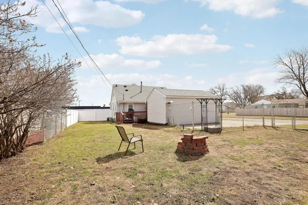 $330,000 | 5301 Edgewood Avenue North, Crystal, MN 55428