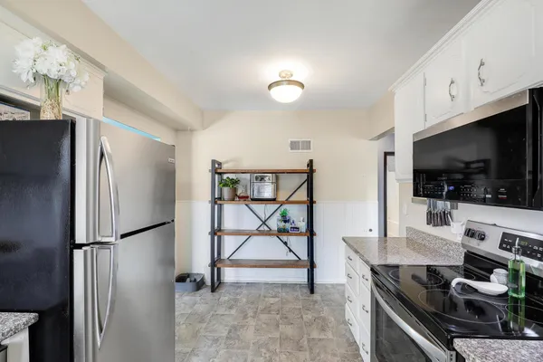 $330,000 | 5301 Edgewood Avenue North, Crystal, MN 55428