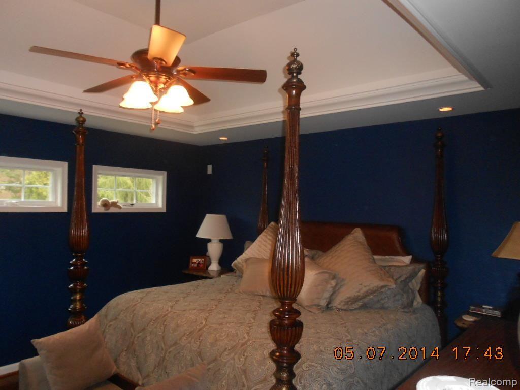 70 Clairview Road Grosse Pointe, MI 48236 - Photo 11 of 26 003.jpg