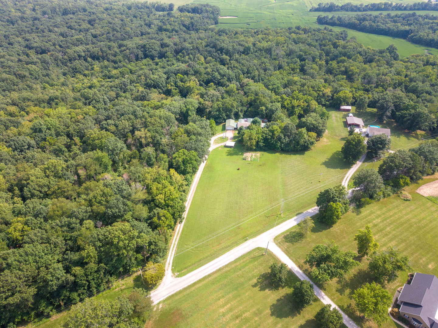 572 Gerrish Road Patoka, IL 62875 - Photo 5 of 51 Gallery Image 5