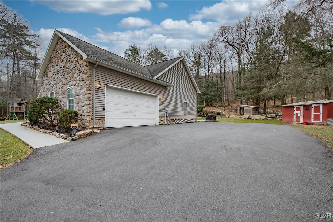 2431 Point Phillips Road Kunkletown, PA 18058 - Photo 4 of 67