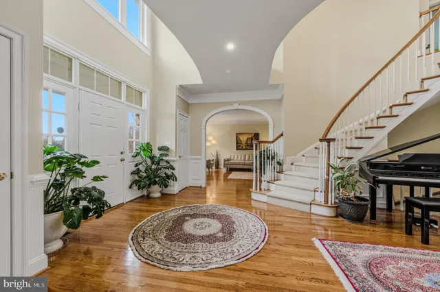 a view of entryway and hall
