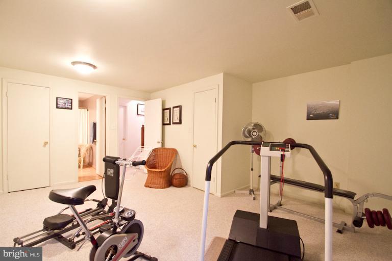 11950 Hollowwind Court Reston, VA 20194 - Photo 28 of 30 Bedroom