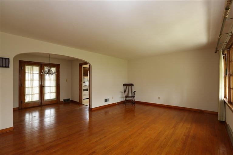 317 North Rensselaer Street Griffith, IN 46319 - Photo 3 of 10 767x511