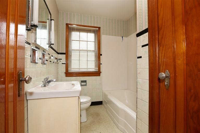 317 North Rensselaer Street Griffith, IN 46319 - Photo 8 of 10 767x511