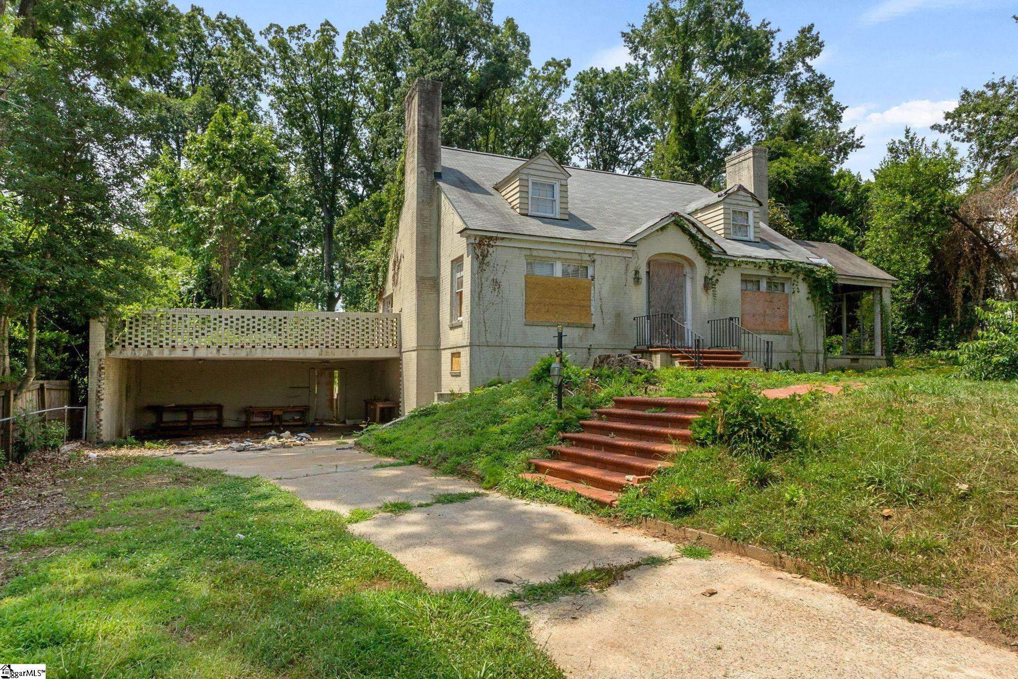 220 Riverside Drive Greenville, SC 29605 - Photo 2 of 19 Gallery Image 2