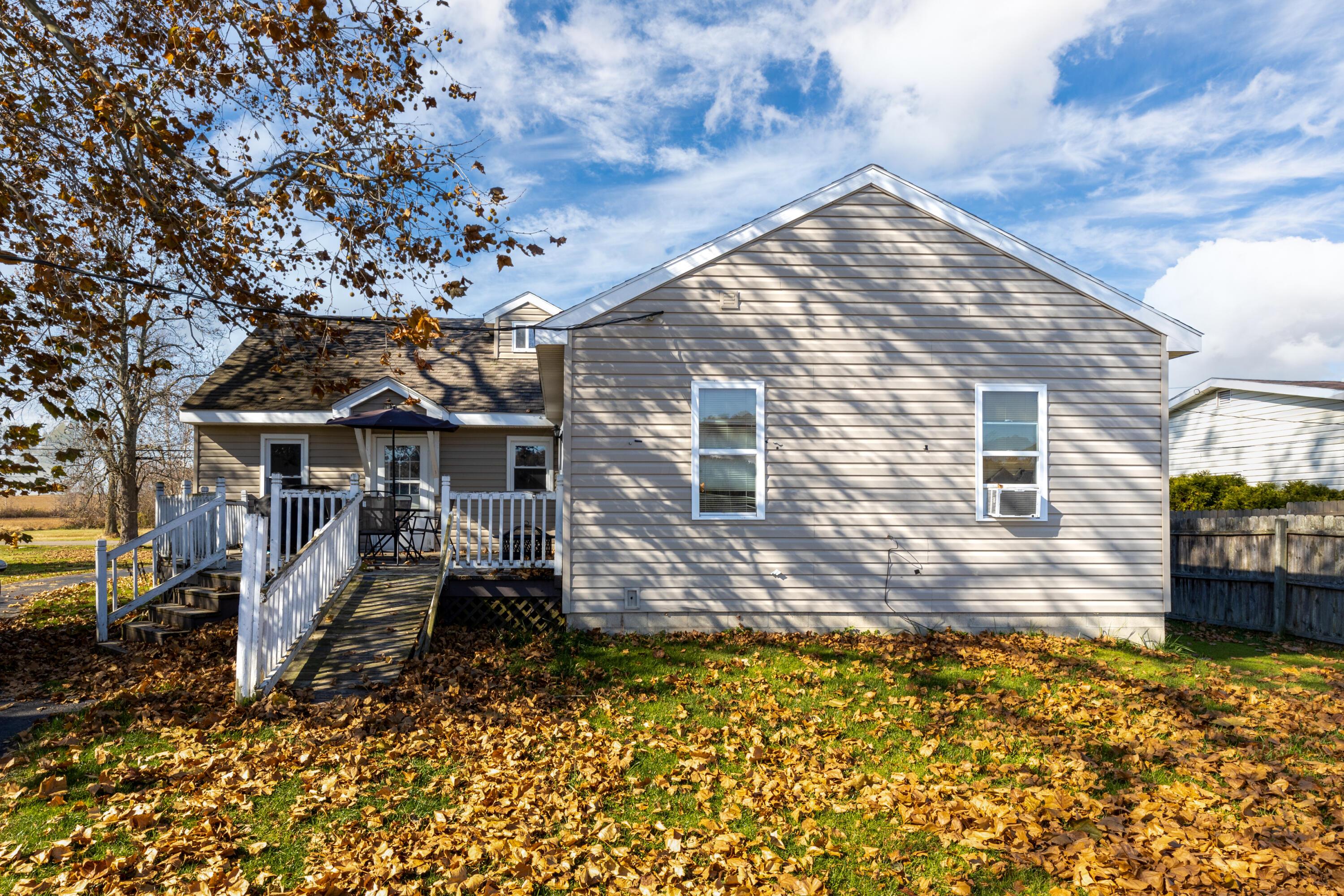 320 County Line Road Hopewell, OH 43746 - Photo 6 of 29 320CountyLineRd.-Exterior-12
