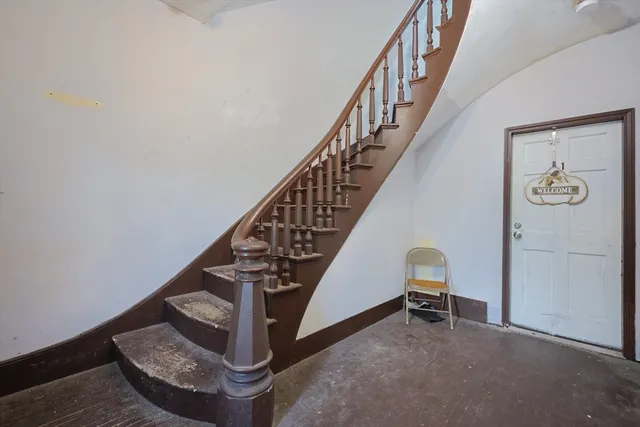 a view of entryway and hall