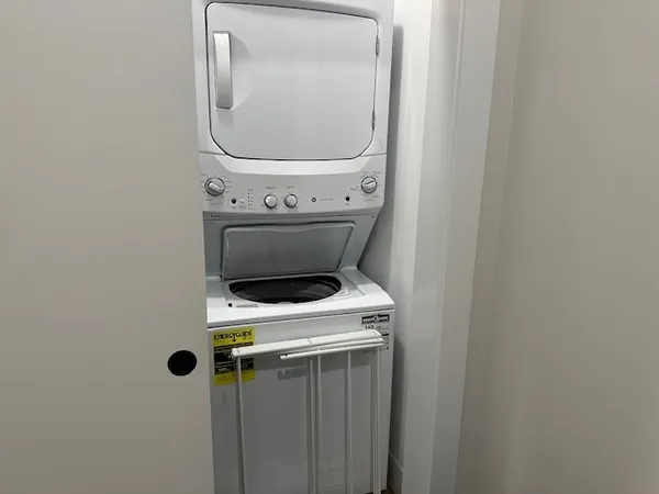a close up view of a washer and dryer