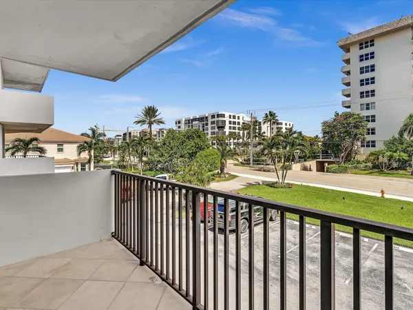 $2,250 | 1150 Hillsboro Mile, Unit 204, Hillsboro Beach, FL 33064