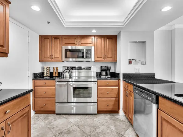 $2,250 | 1150 Hillsboro Mile, Unit 204, Hillsboro Beach, FL 33064