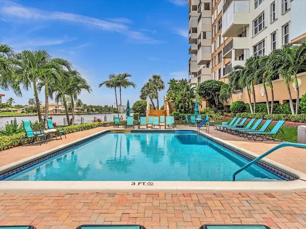 $2,250 | 1150 Hillsboro Mile, Unit 204, Hillsboro Beach, FL 33064