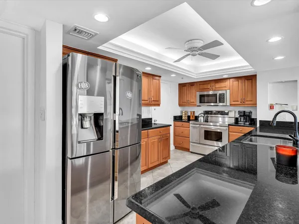 $2,250 | 1150 Hillsboro Mile, Unit 204, Hillsboro Beach, FL 33064