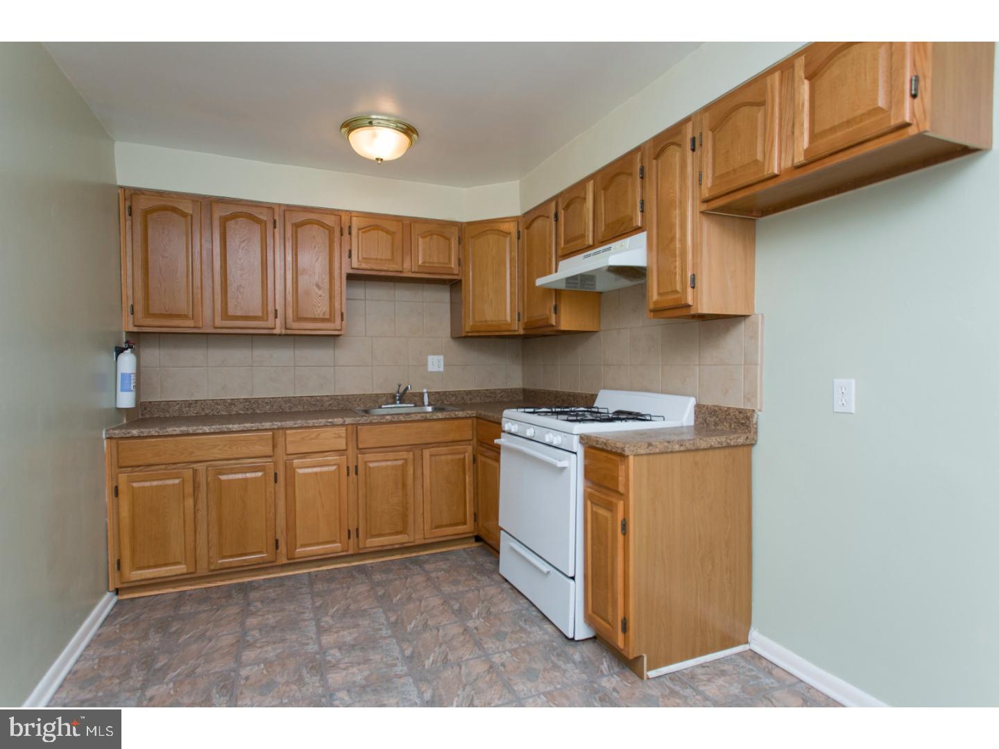 1303 Powell Road Brookhaven, PA 19015 - Photo 9 of 24