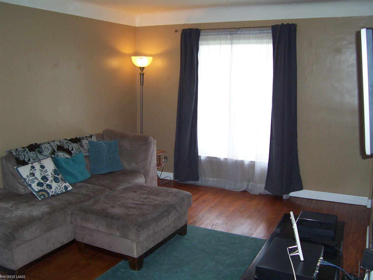 29501 Kelly Road Roseville, MI 48066 - Photo 6 of 16 31292170-5.JPG