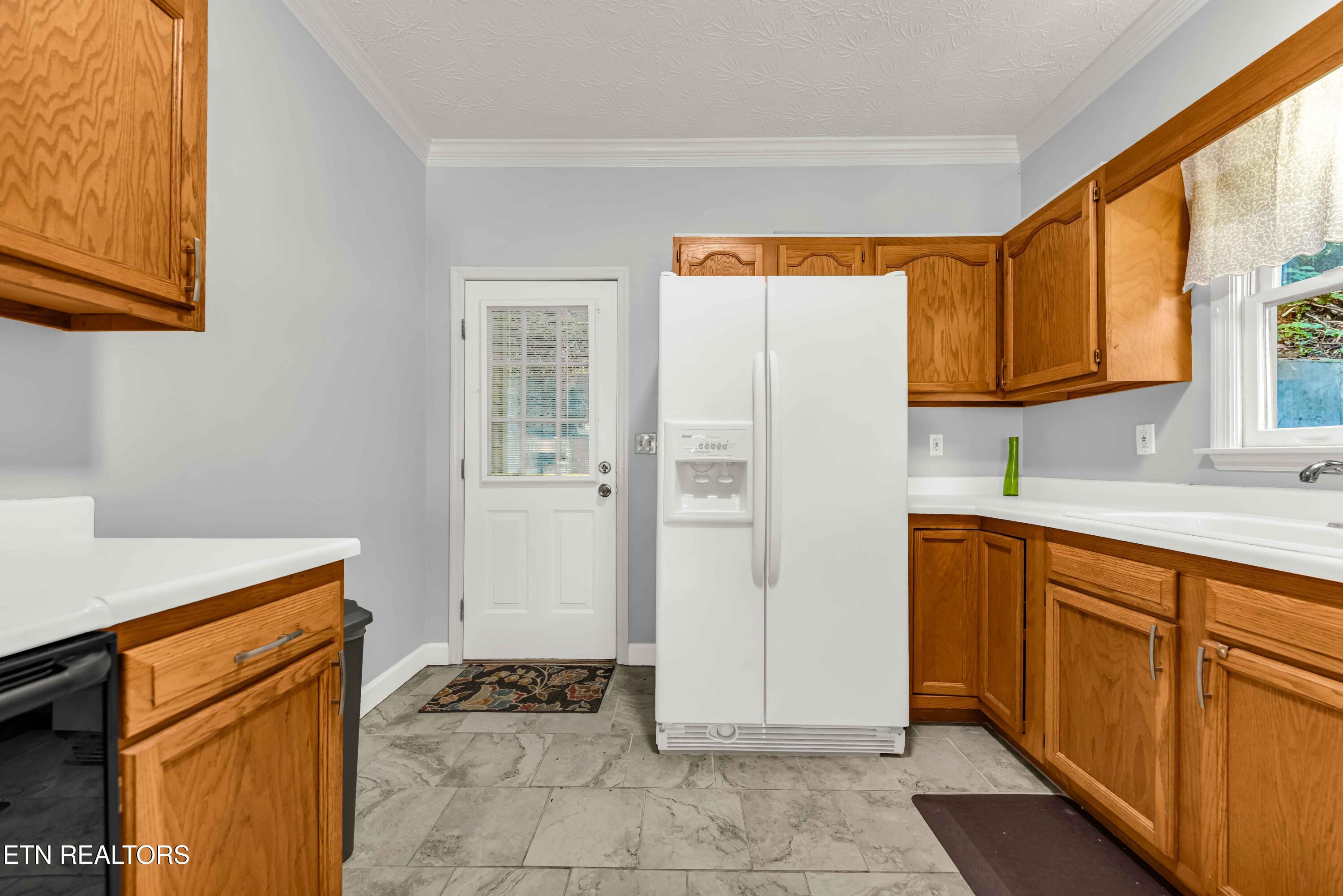 16 Belmont Court Oak Ridge, TN 37830 - Photo 8 of 22 9