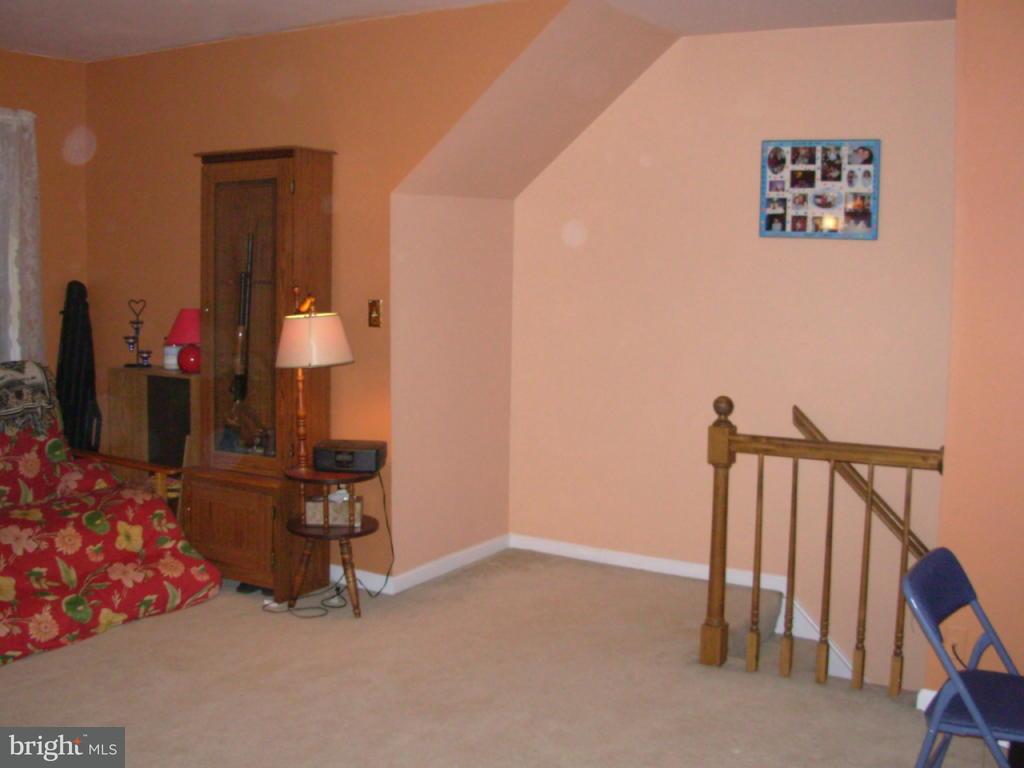 9 Pheasant Lane Lititz, PA 17543 - Photo 4 of 7