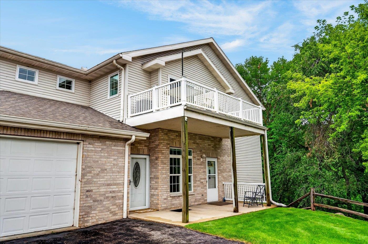 W11563 Island View Court Lodi, WI 53555 - Photo 2 of 51