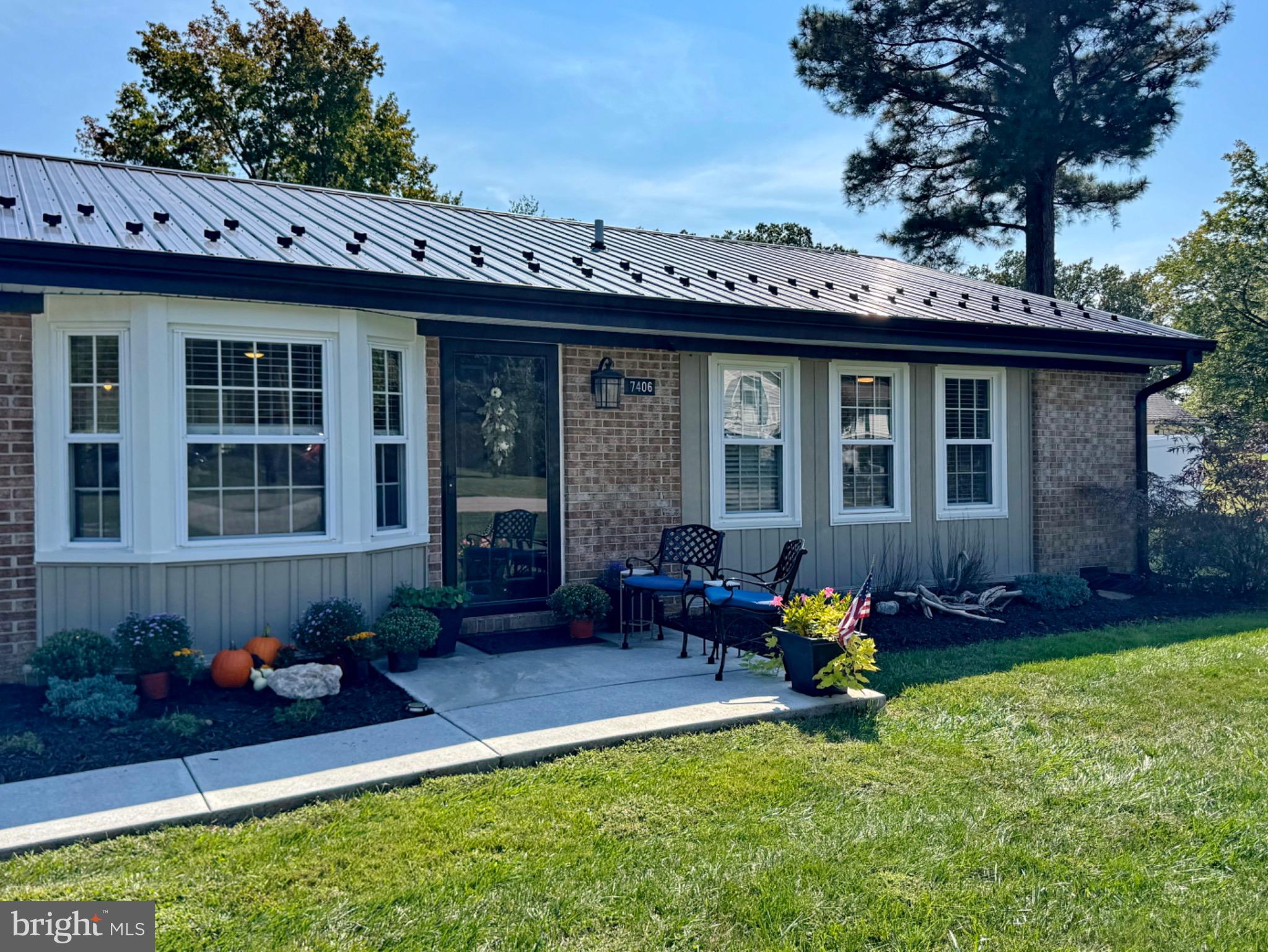 7406 Robin Road La Plata, MD 20646 - Photo 6 of 89 Charming brick home with inviting curb appeal.