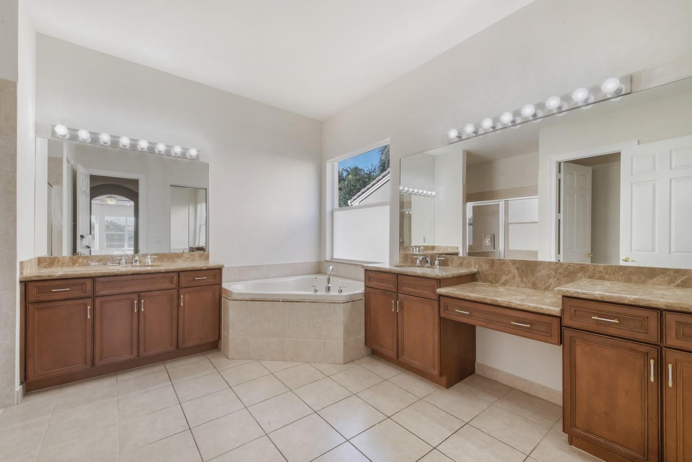 10908 Sunset Ridge Circle Boynton Beach, FL 33473 - Photo 22 of 75 Master Bath
