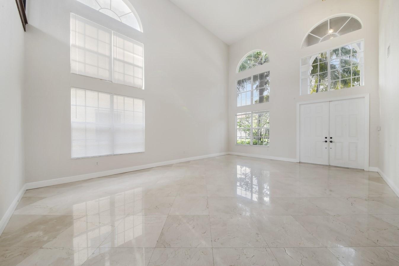 10908 Sunset Ridge Circle Boynton Beach, FL 33473 - Photo 4 of 75 Neutral Flooring