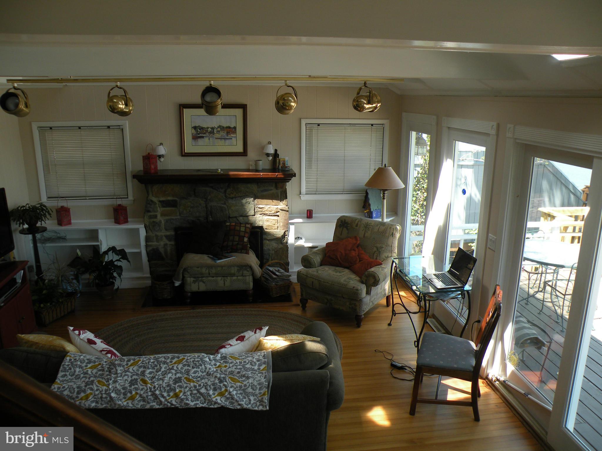 104 Ridge Road Riva, MD 21140 - Photo 23 of 30 Living Room