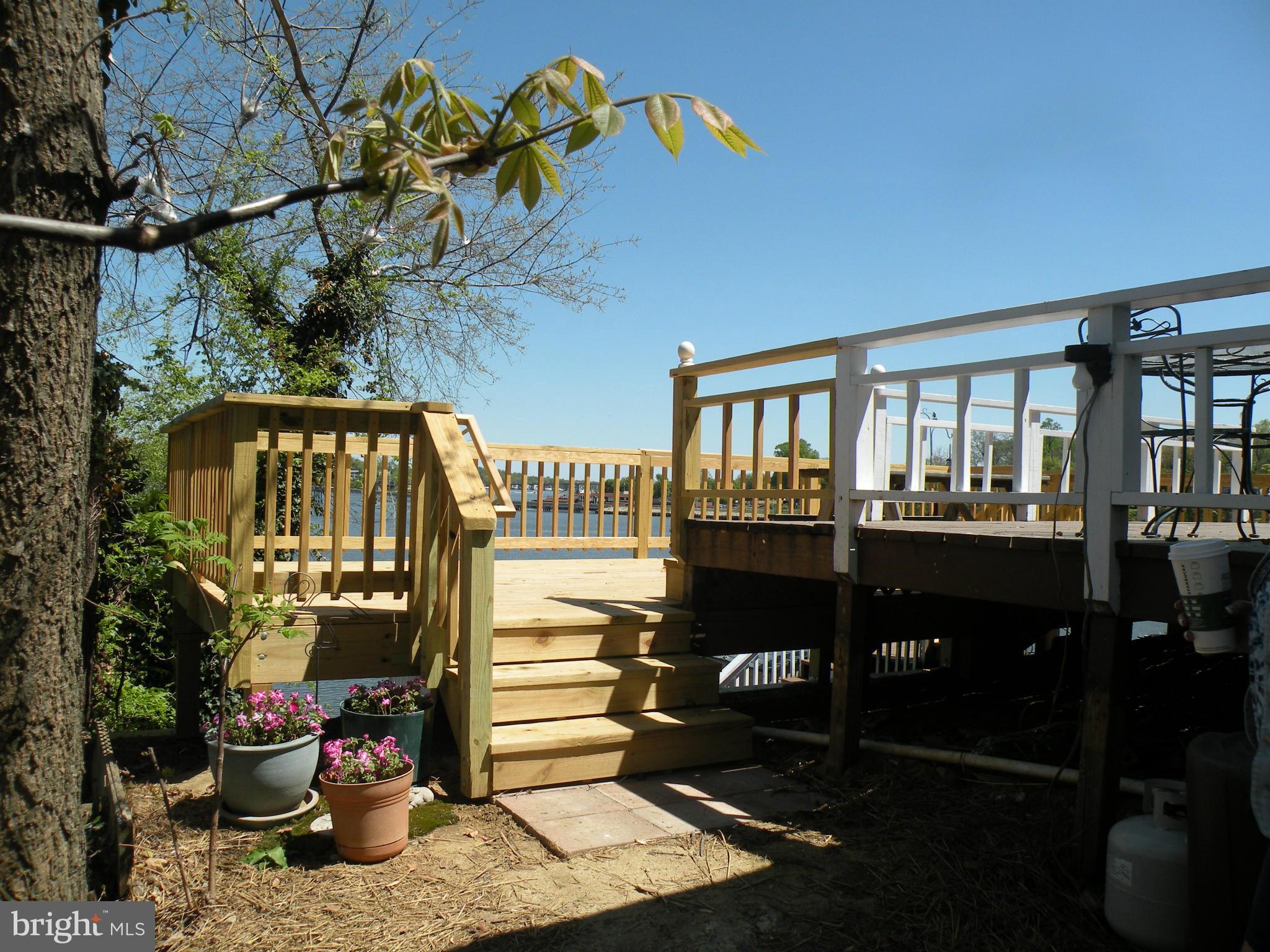 104 Ridge Road Riva, MD 21140 - Photo 4 of 30 Steps to deck on both sides