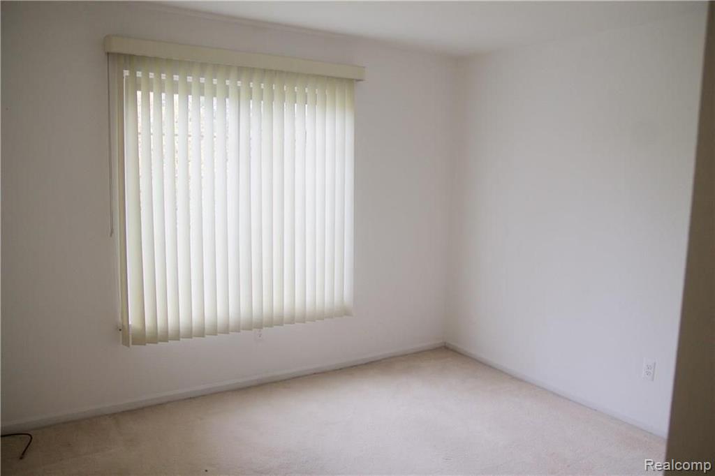 29648 Middlebelt Road Farmington Hills, MI 48334 - Photo 5 of 6