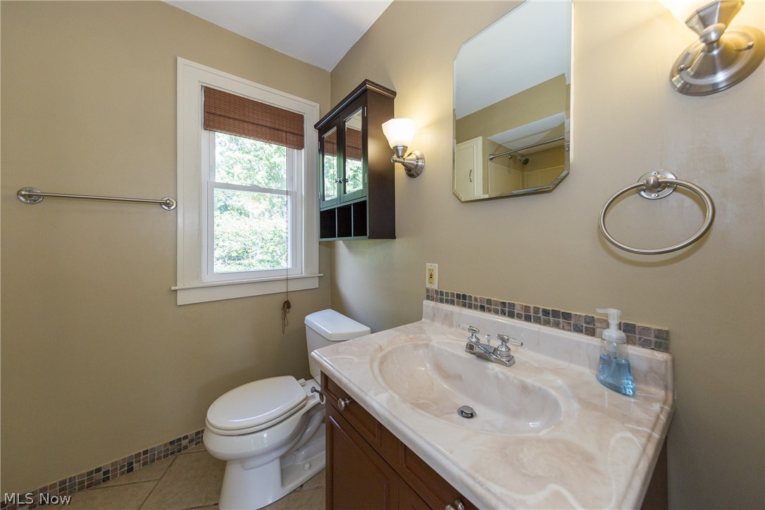 3353 Clarendon Road Cleveland, OH 44118 - Photo 23 of 34 Gallery Image 23