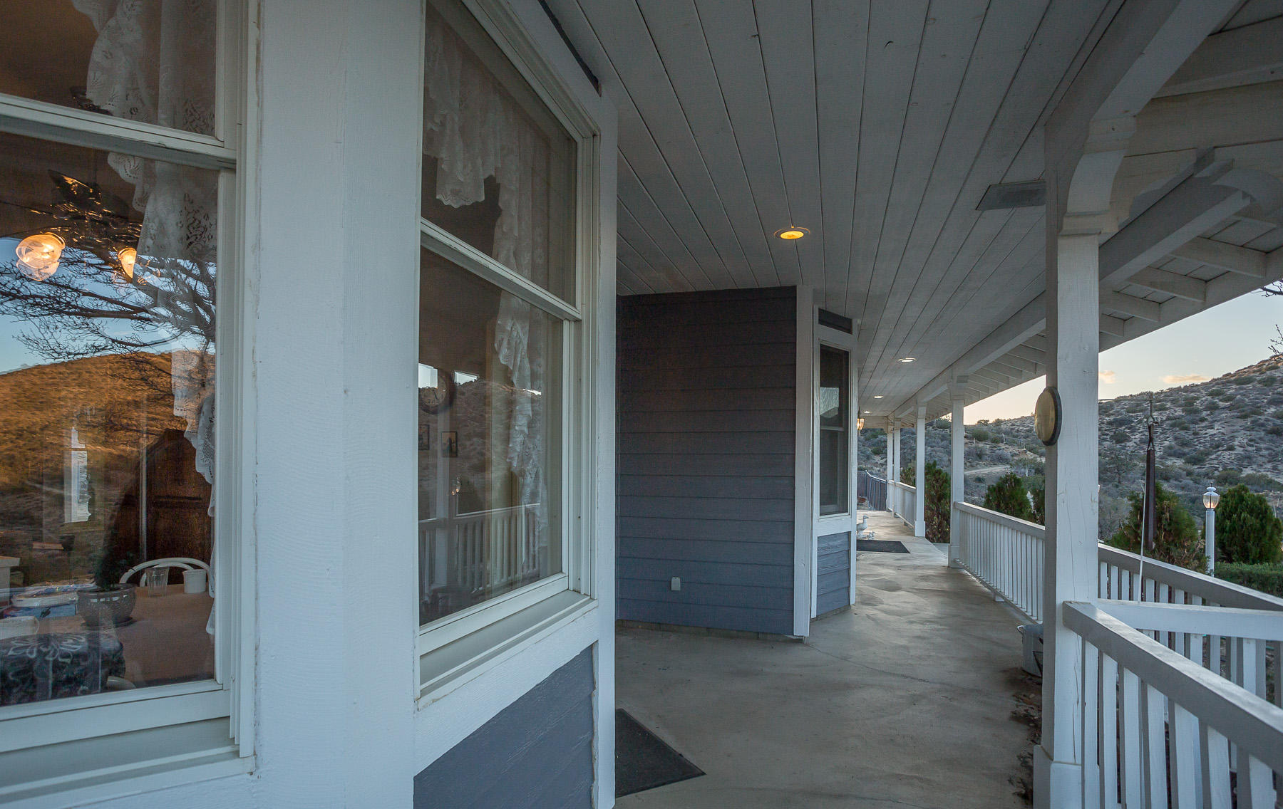 33050 Oracle Hill Road Palmdale, CA 93550 - Photo 11 of 42 front-porch-b