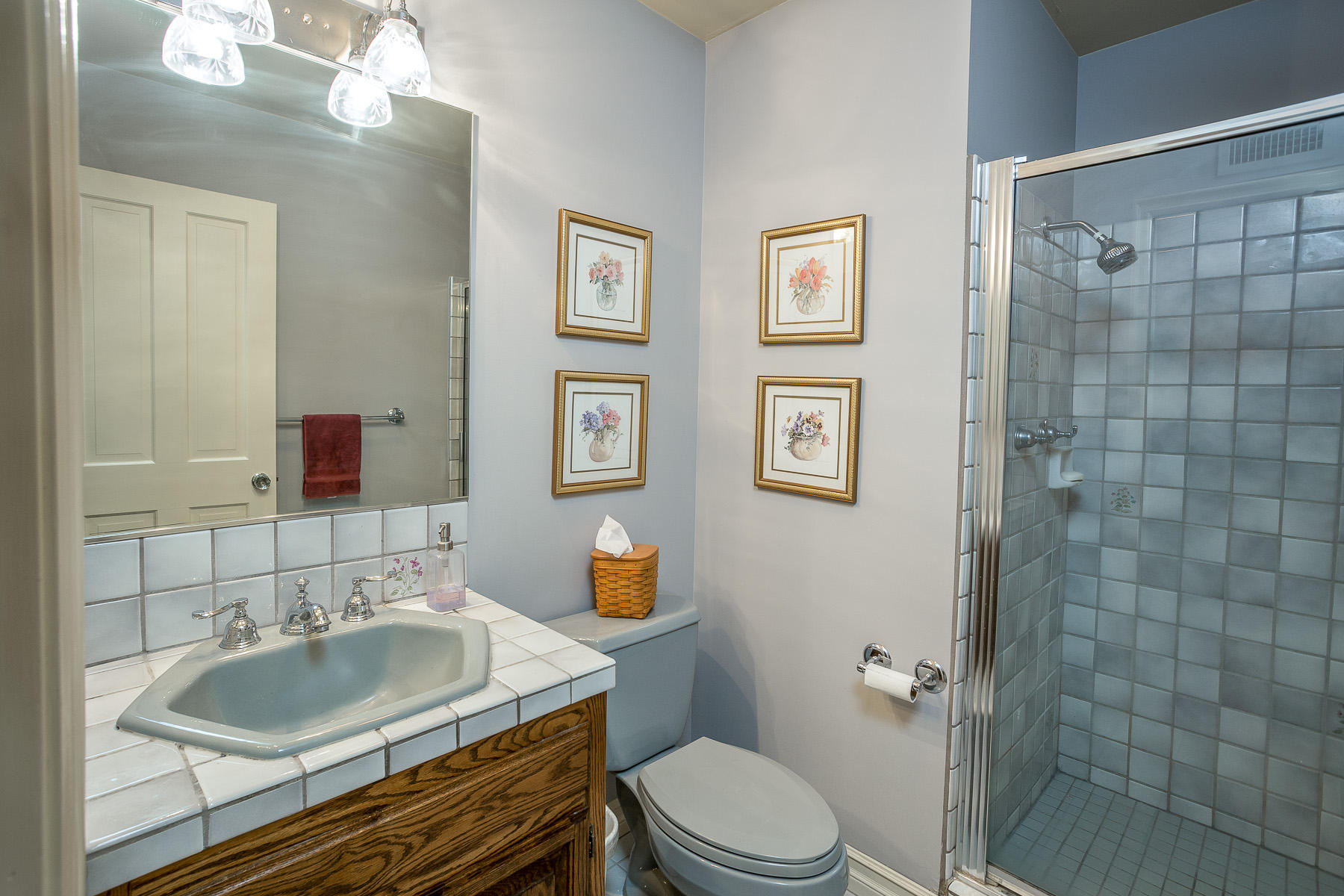 33050 Oracle Hill Road Palmdale, CA 93550 - Photo 21 of 42 downstairs-bath