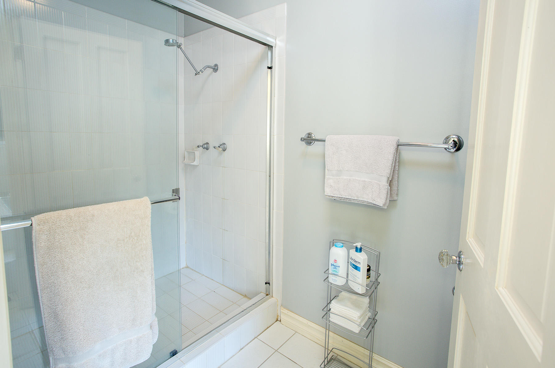 33050 Oracle Hill Road Palmdale, CA 93550 - Photo 31 of 42 master-bath-b