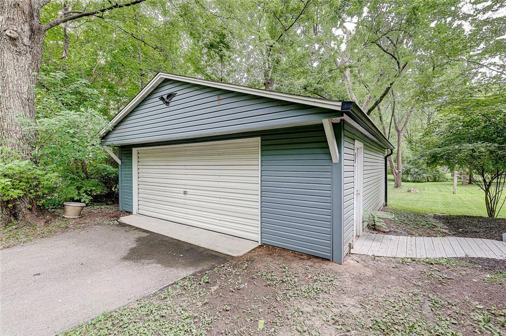 45 West Roberts Road Indianapolis, IN 46217 - Photo 33 of 45 Gallery Image 33