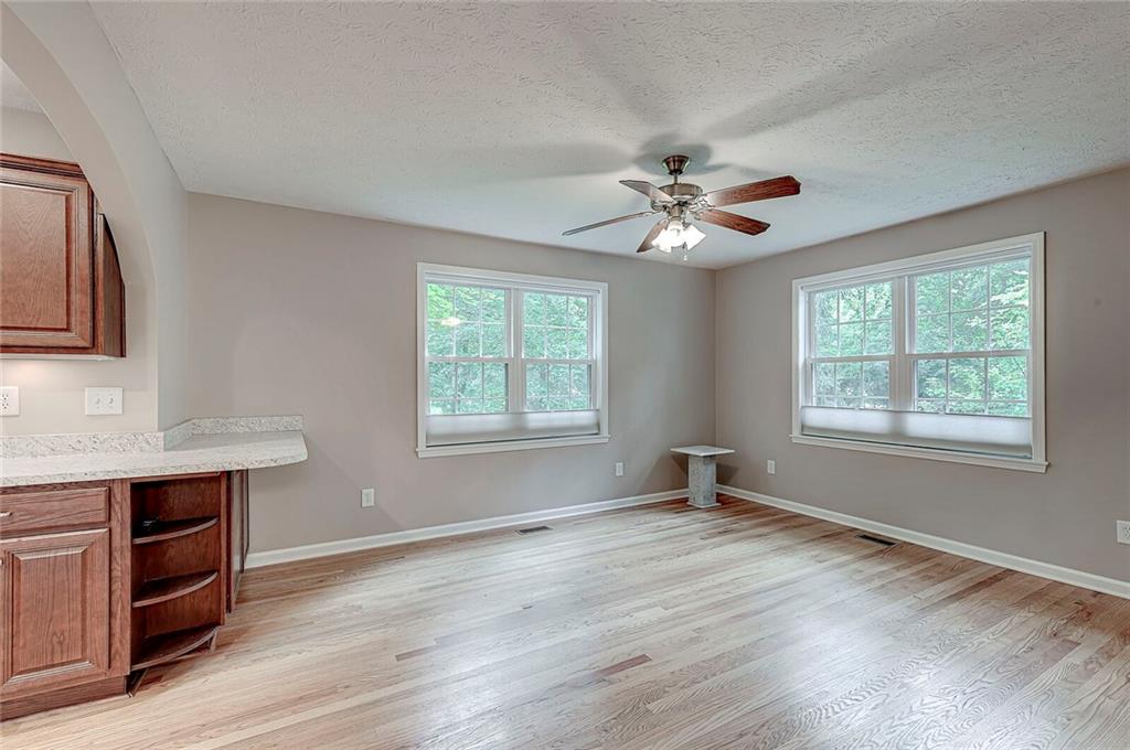 45 West Roberts Road Indianapolis, IN 46217 - Photo 6 of 45 Gallery Image 6