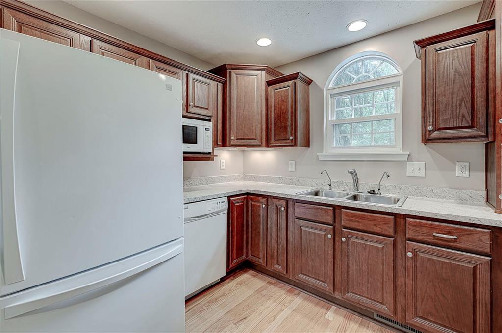 45 West Roberts Road Indianapolis, IN 46217 - Photo 8 of 45 Gallery Image 8